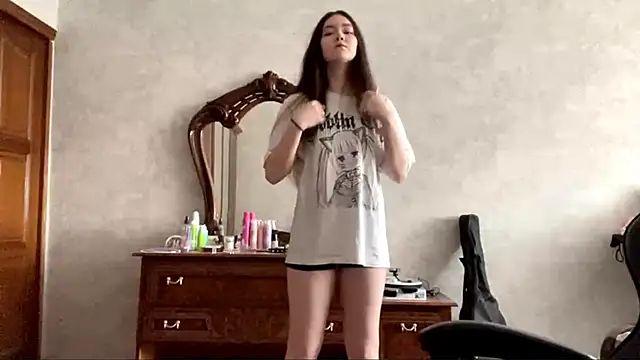 Pikmigirl18 online show from October 10, 9:30 am