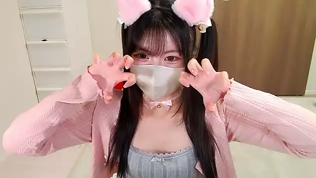 Snapshot of moka-neko chatting on October 7, 11:40 am moka-neko online show from October 7, 11:40 am