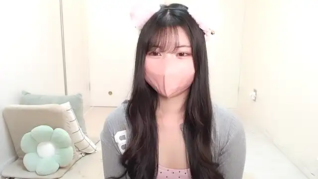 Snapshot of moka-neko chatting on November 4, 11:53 am moka-neko online show from November 4, 11:53 am