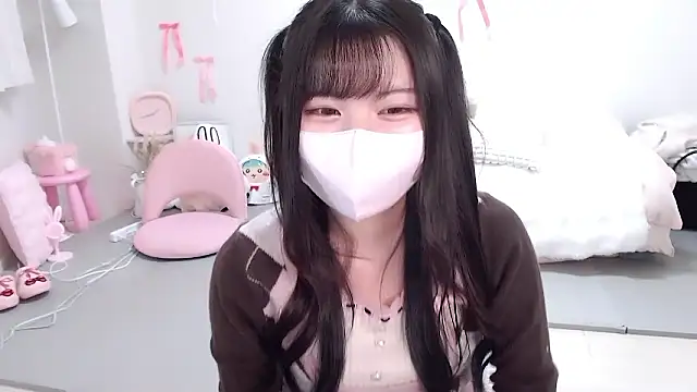 Snapshot of moka-neko chatting on December 3, 1:20 pm moka-neko online show from December 3, 1:20 pm