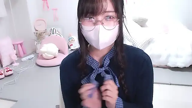 Snapshot of moka-neko chatting on December 5, 5:31 pm moka-neko online show from December 5, 5:31 pm