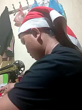 Snapshot of -Kitty-92 chatting on September 21, 2:40 pm -Kitty-92 online show from September 21, 2:40 pm