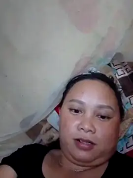 Snapshot of -Kitty-92 chatting on October 25, 2:35 pm -Kitty-92 online show from October 25, 2:35 pm