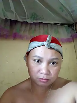 Snapshot of -Kitty-92 chatting on November 17, 12:16 am -Kitty-92 online show from November 17, 12:16 am