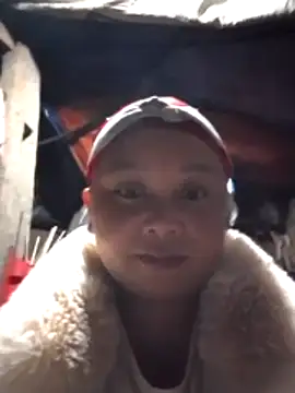 Snapshot of -Kitty-92 chatting on November 27, 11:18 pm -Kitty-92 online show from November 27, 11:18 pm