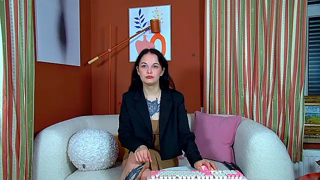 MollyMillsen online show from September 20, 6:09 pm