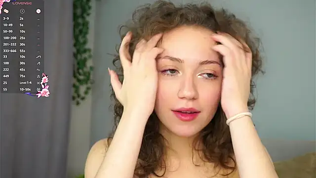 ZeniaBolich online show from November 9, 11:25 pm