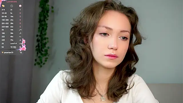 ZeniaBolich online show from November 13, 10:19 pm