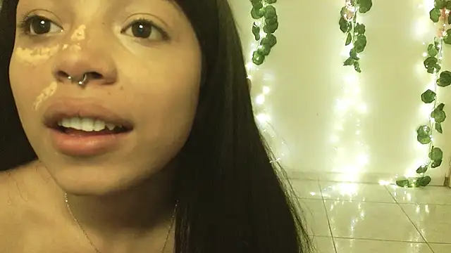 EIVIY1609 online show from October 15, 2:28 pm