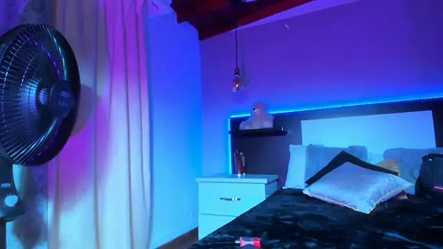 eriikjoness online show from September 17, 1:57 pm