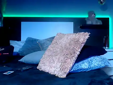 eriikjoness online show from October 6, 10:40 pm