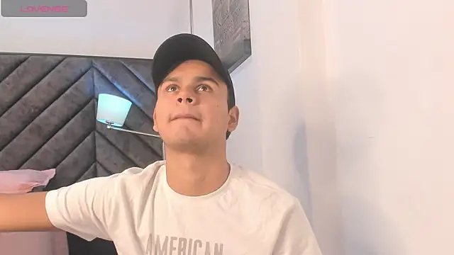 Tthiago cruz online show from October 2, 11:12 pm