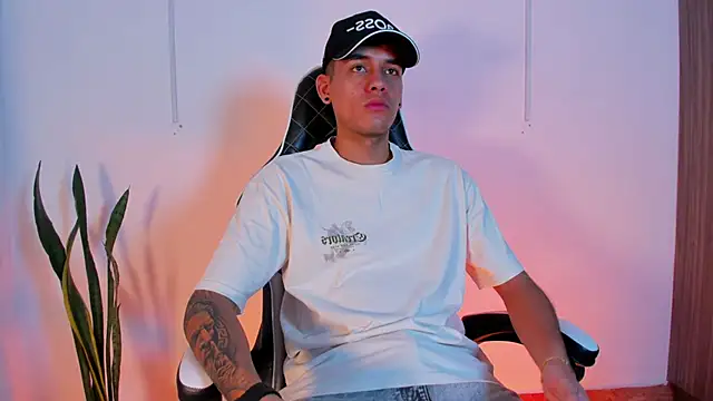 Nickyblazze  online show from October 7, 12:46 pm