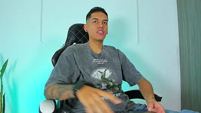 Nickyblazze  online show from October 15, 11:54 am