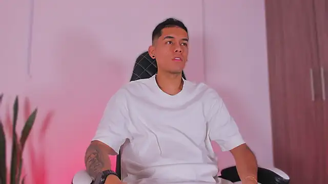 Nickyblazze  online show from October 18, 12:06 pm