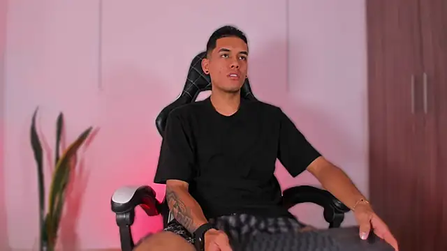 Nickyblazze  online show from October 27, 2:32 pm