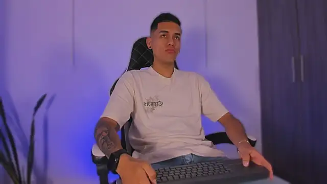 Nickyblazze  online show from November 7, 11:54 am