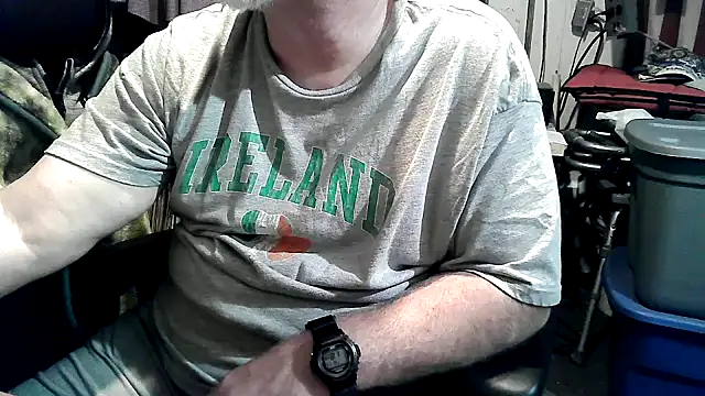 Snapshot of georgew62 chatting on September 11, 5:18 am georgew62 online show from September 11, 5:18 am