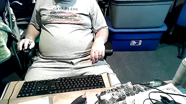 Snapshot of georgew62 chatting on September 13, 3:17 am georgew62 online show from September 13, 3:17 am