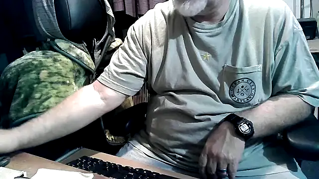 Snapshot of georgew62 chatting on September 20, 5:30 am georgew62 online show from September 20, 5:30 am