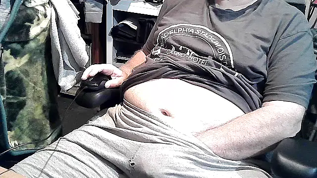 Snapshot of georgew62 chatting on October 8, 5:05 am georgew62 online show from October 8, 5:05 am