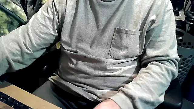 Snapshot of georgew62 chatting on October 12, 1:04 am georgew62 online show from October 12, 1:04 am