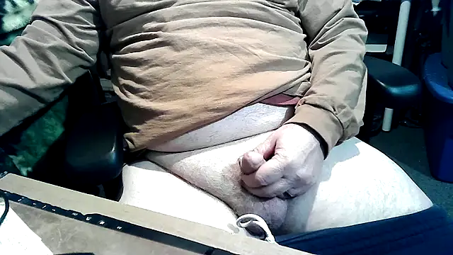 Snapshot of georgew62 chatting on November 28, 4:48 am georgew62 online show from November 28, 4:48 am