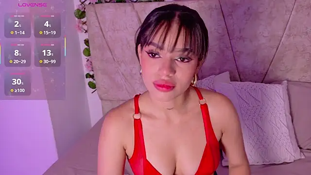 LaraGiil online show from November 17, 1:17 pm