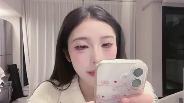 Snapshot of ZhaoZhao-ZM chatting on October 28, 1:25 pm ZhaoZhao-ZM online show from October 28, 1:25 pm