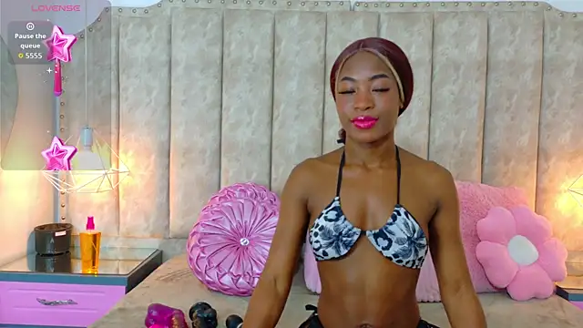 Snapshot of MadissonBonny_ chatting on October 2, 8:27 pm MadissonBonny online show from October 2, 8:27 pm