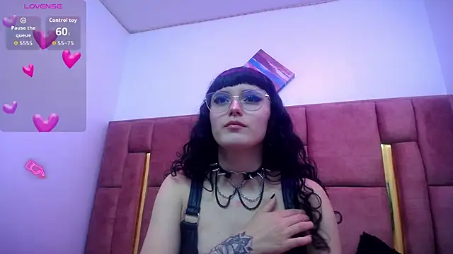 XBODTRIIPX online show from September 24, 3:43 am