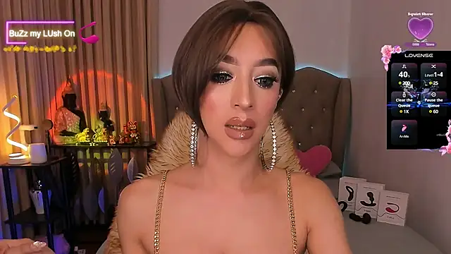 Snapshot of Dream_Goddess chatting on December 10, 8:40 am Dream Goddess online show from December 10, 8:40 am