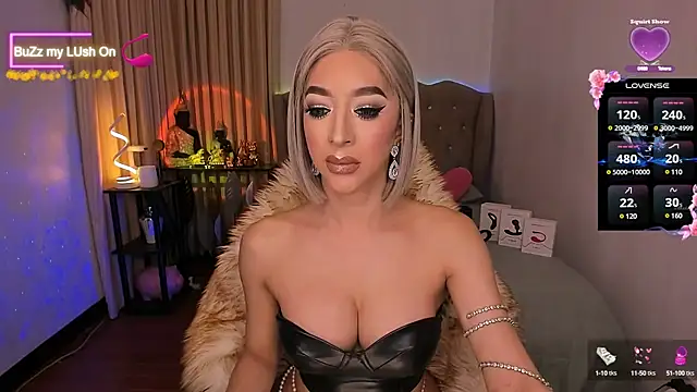 Snapshot of Dream_Goddess chatting on December 16, 1:11 pm Dream Goddess online show from December 16, 1:11 pm