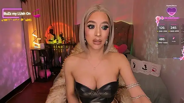 Snapshot of Dream_Goddess chatting on December 27, 2:22 pm Dream Goddess online show from December 27, 2:22 pm