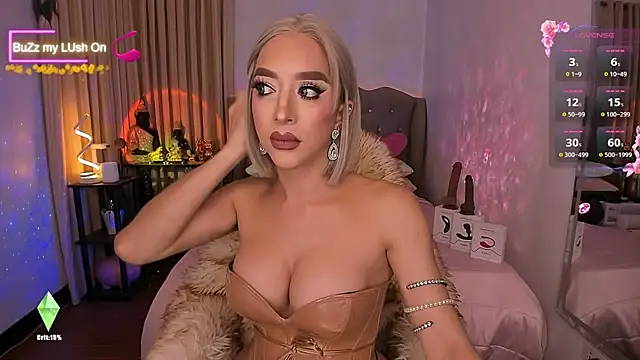 Snapshot of Dream_Goddess chatting on February 6, 11:43 am Dream Goddess online show from February 6, 11:43 am