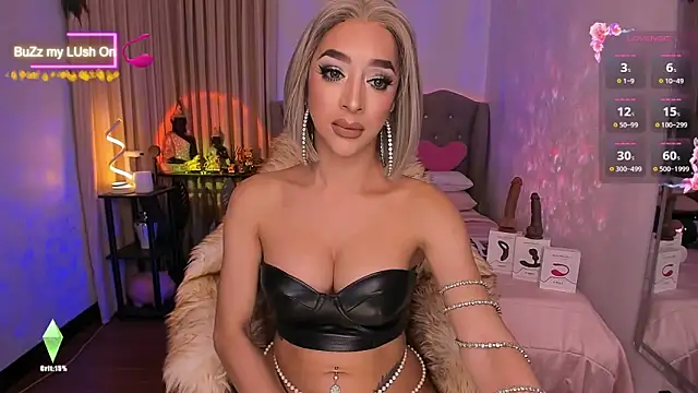 Snapshot of Dream_Goddess chatting on February 19, 7:28 am Dream Goddess online show from February 19, 7:28 am