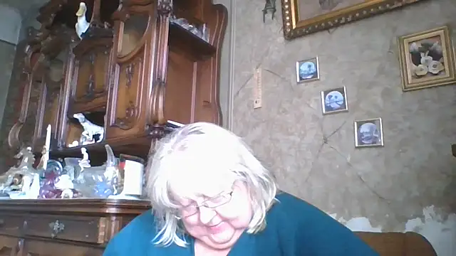 Snapshot of Lala-Love56 chatting on September 12, 9:53 am Lala-Love56 online show from September 12, 9:53 am