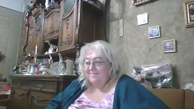 Snapshot of Lala-Love56 chatting on September 21, 4:52 pm Lala-Love56 online show from September 21, 4:52 pm