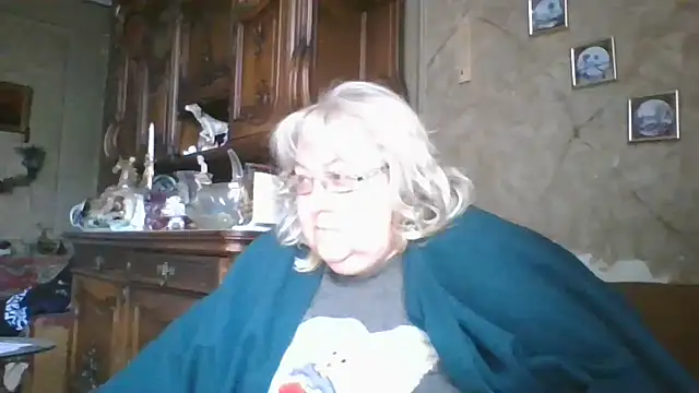 Snapshot of Lala-Love56 chatting on October 18, 6:48 am Lala-Love56 online show from October 18, 6:48 am