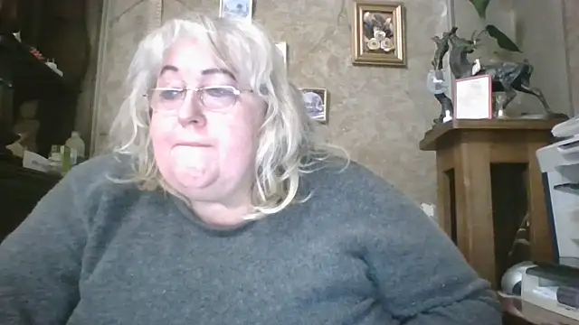 Snapshot of Lala-Love56 chatting on December 13, 7:53 pm Lala-Love56 online show from December 13, 7:53 pm