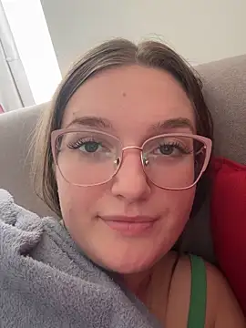 Bellatrisssaa online show from September 10, 8:25 am