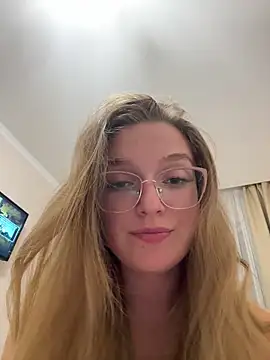 Bellatrisssaa online show from September 15, 6:30 pm