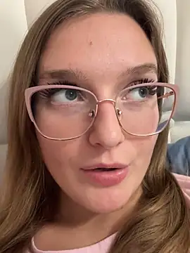 Bellatrisssaa online show from October 2, 6:15 pm