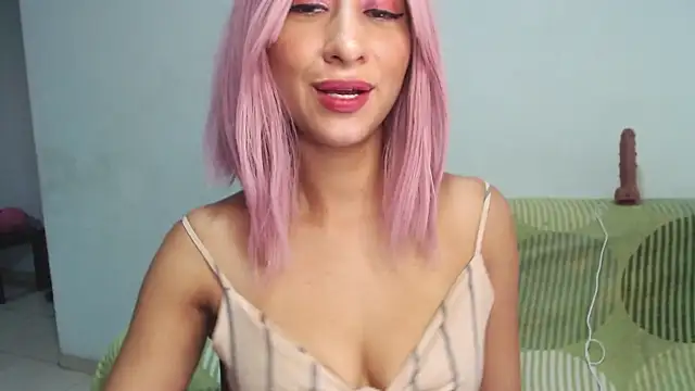 Snapshot of MoonScarlett chatting on November 12, 12:49 pm MoonScarlett online show from November 12, 12:49 pm