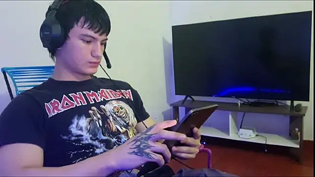 ErickWalton online show from November 23, 6:57 am