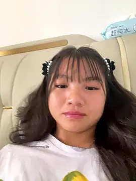 Emlyly-18 online show from September 12, 5:51 am