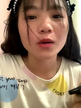 Emlyly-18 online show from September 15, 12:43 am