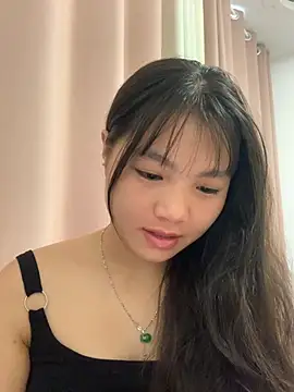 Emlyly-18 online show from September 19, 12:23 am