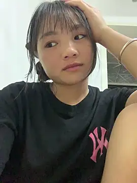 Emlyly-18 online show from September 19, 2:40 pm