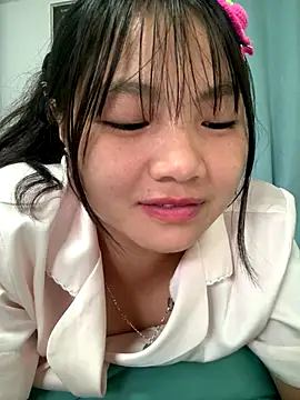 Emlyly-18 online show from October 10, 4:11 am